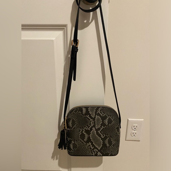 Crossbody Animal Print - Picture 2 of 11